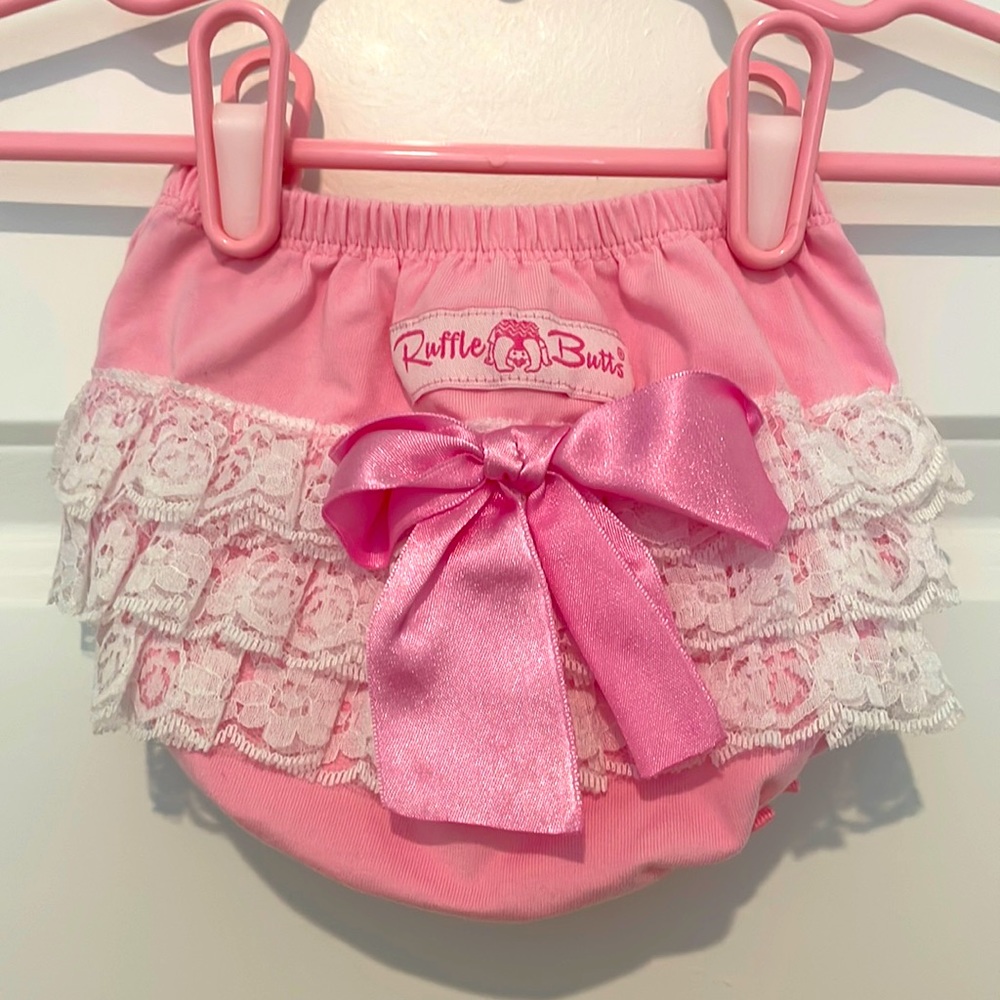 Ruffly Butts Diaper Cover size 0-3 months